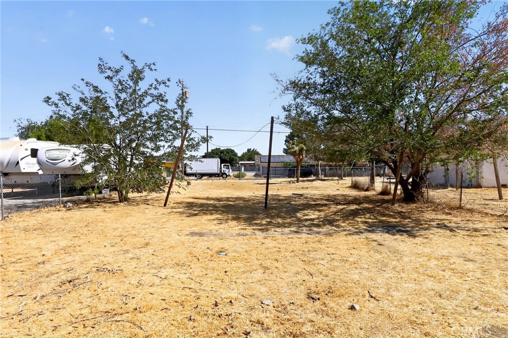 main property photo 32
