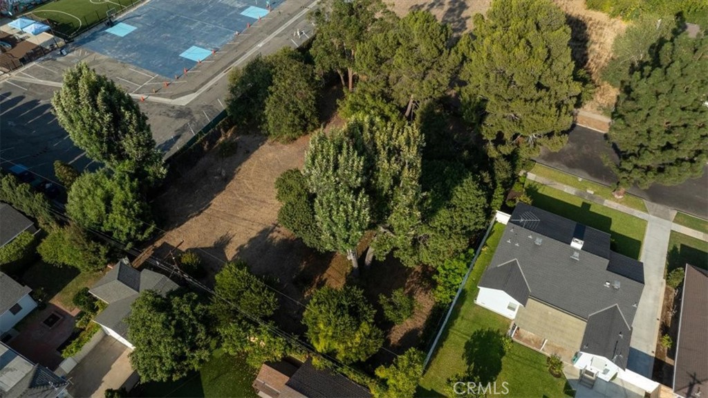 main property photo 11