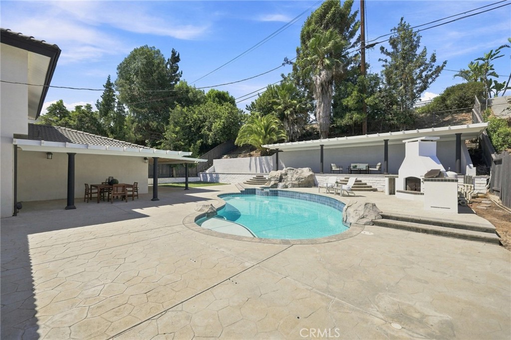 main property photo 50