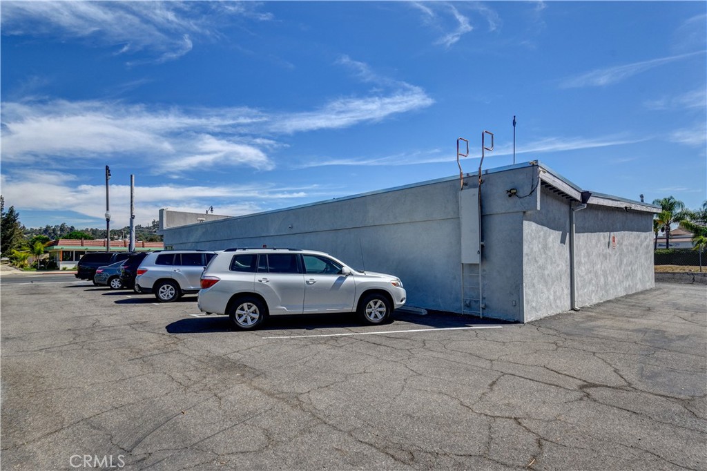main property photo 11