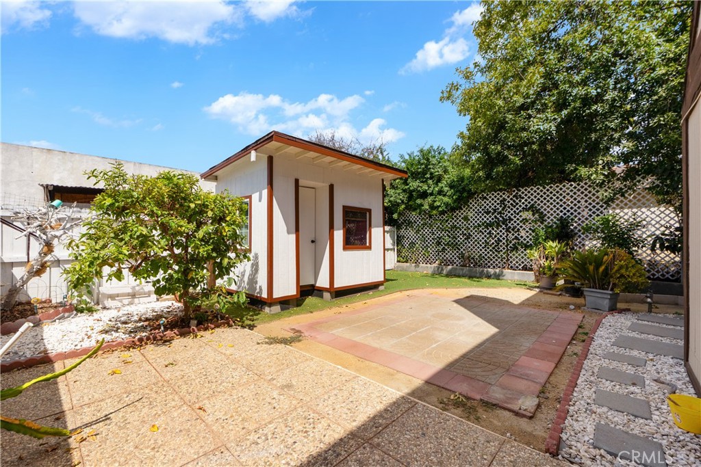 main property photo 9