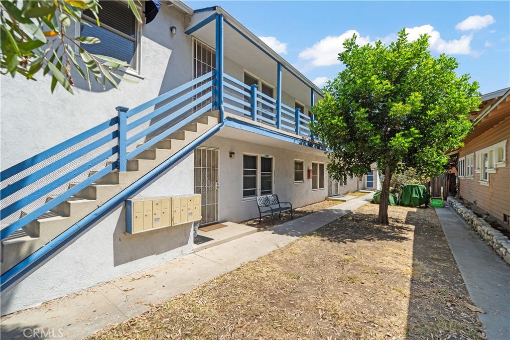 main property photo 13