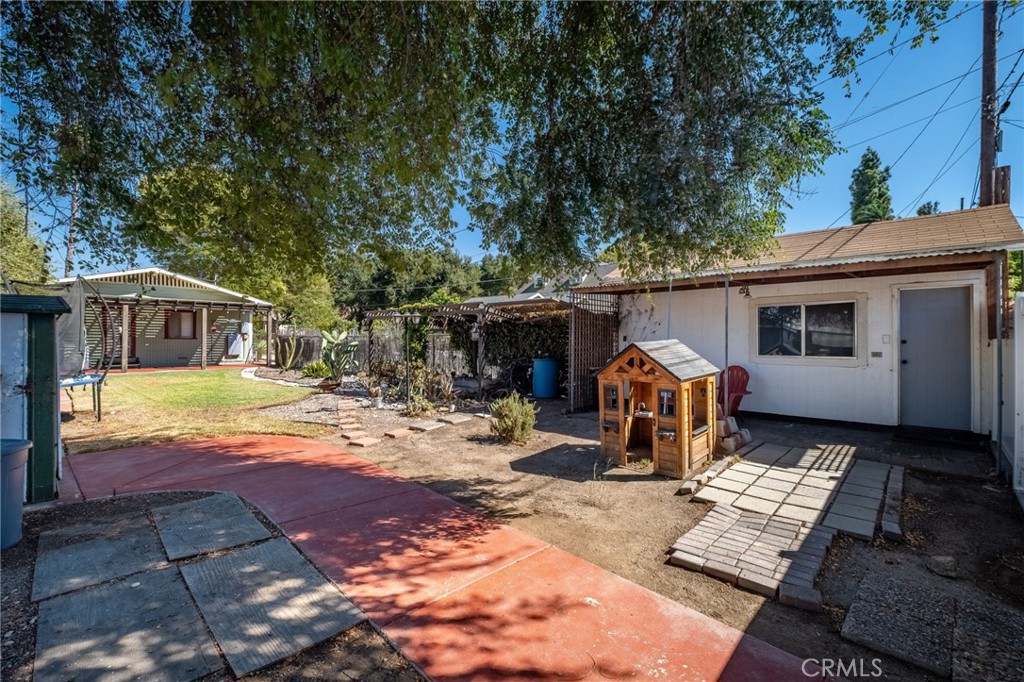 main property photo 29