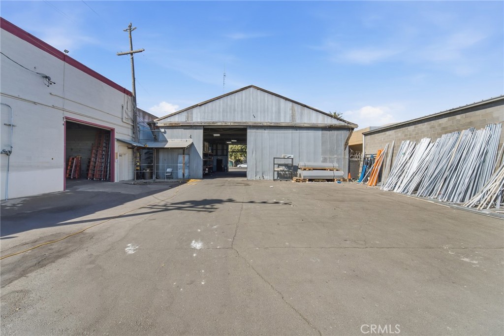 main property photo 10