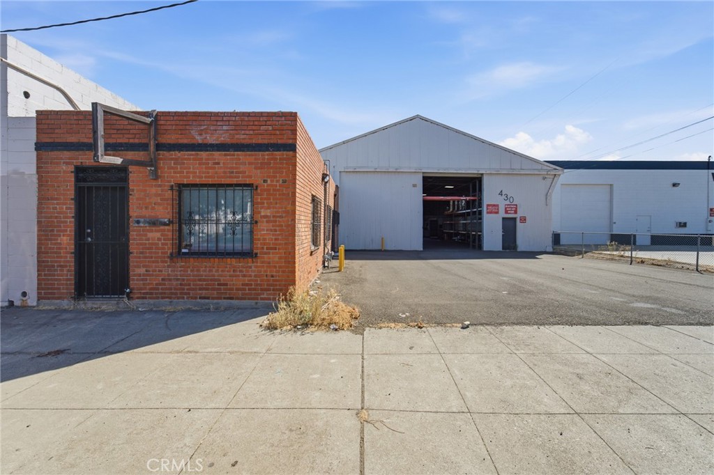 main property photo 5