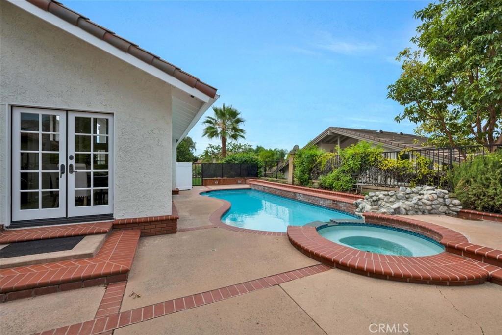 main property photo 23