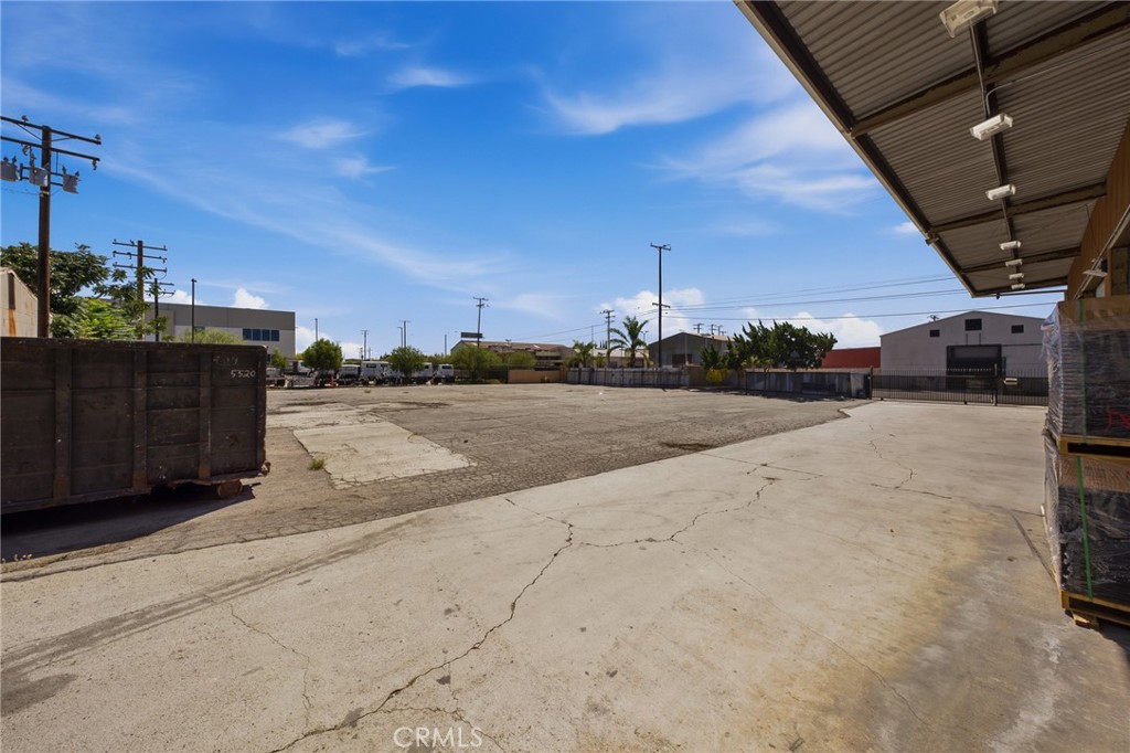 main property photo 11