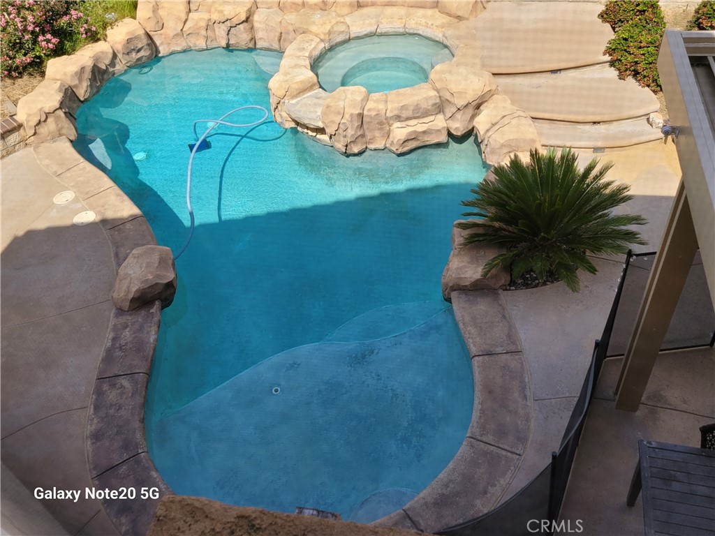 main property photo 40