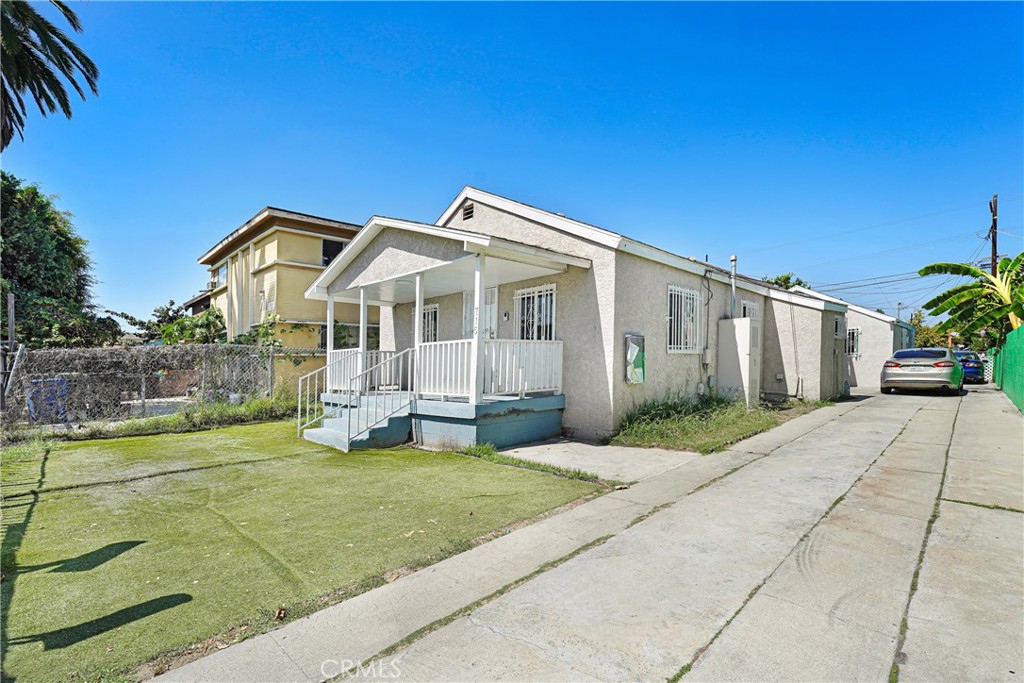 main property photo 10