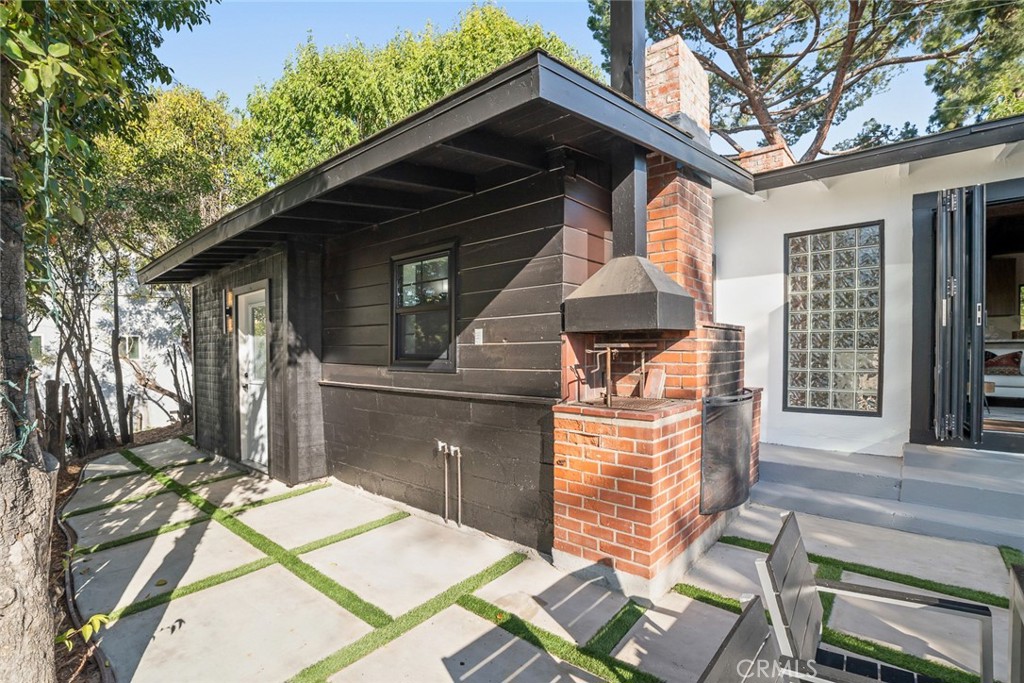 main property photo 30