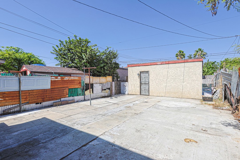 main property photo 3
