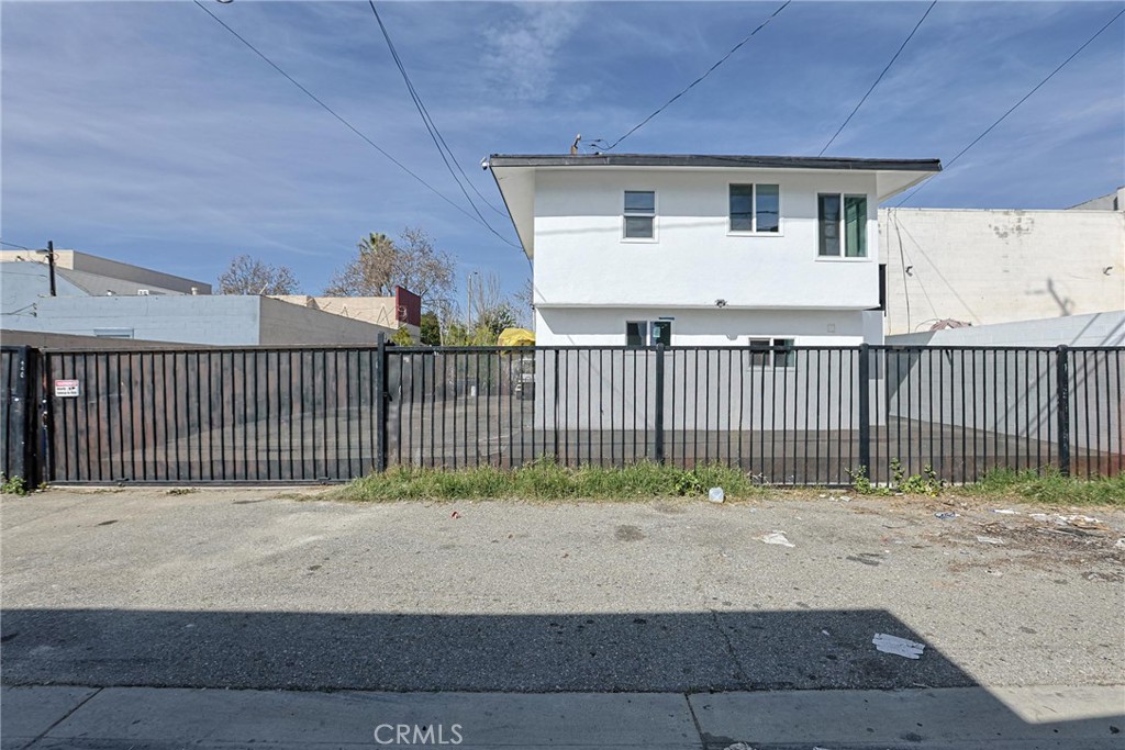 main property photo 11