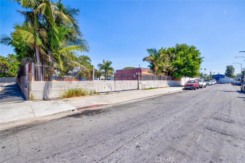 main property photo 23