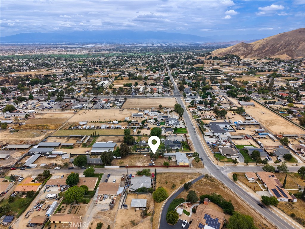 main property photo 25