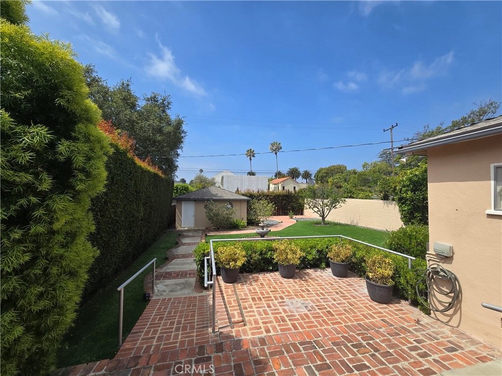 main property photo 25
