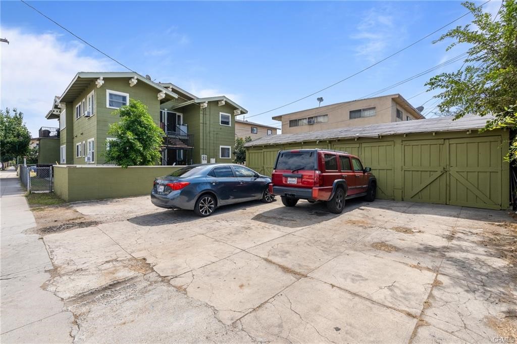 main property photo 11