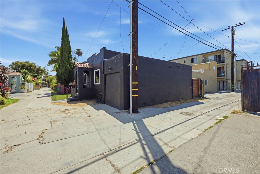 main property photo 31