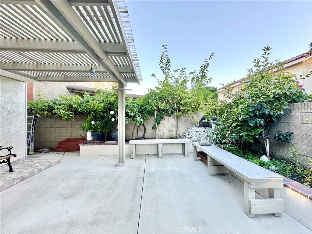main property photo 11