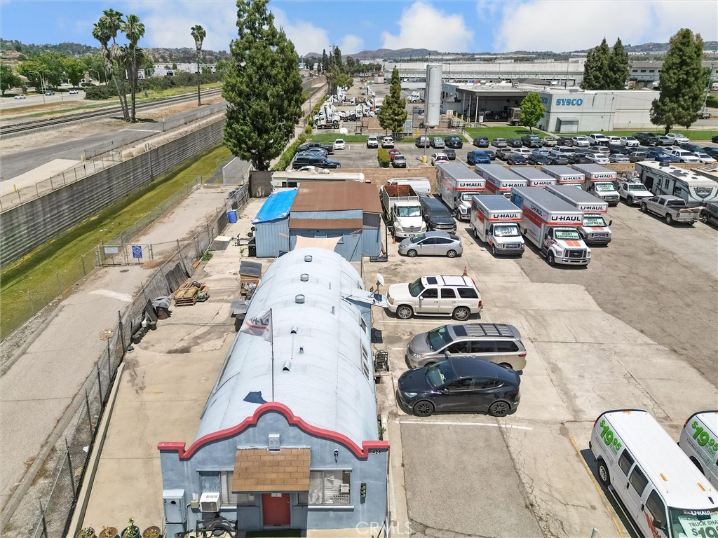 main property photo 36