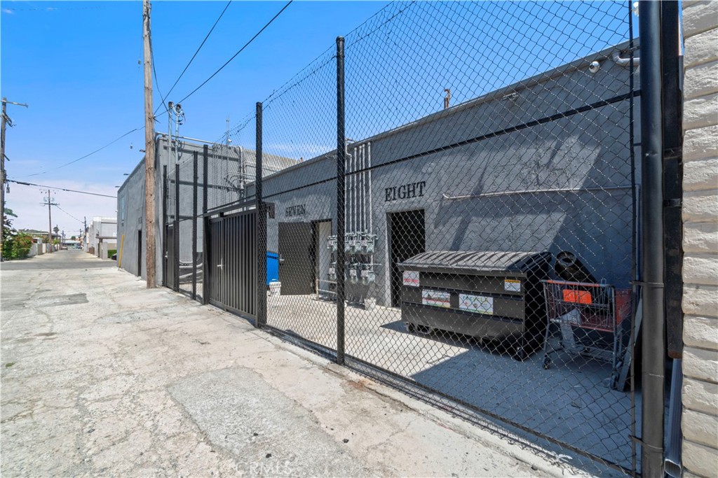 main property photo 14