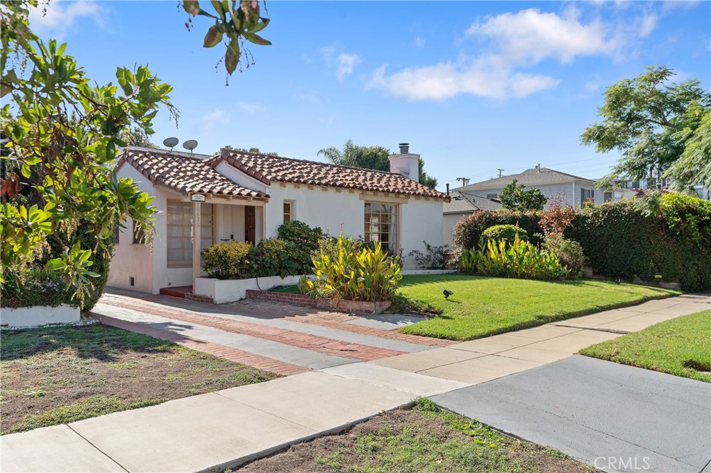 main property photo 6