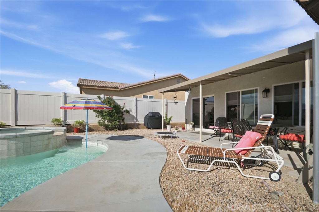 main property photo 17
