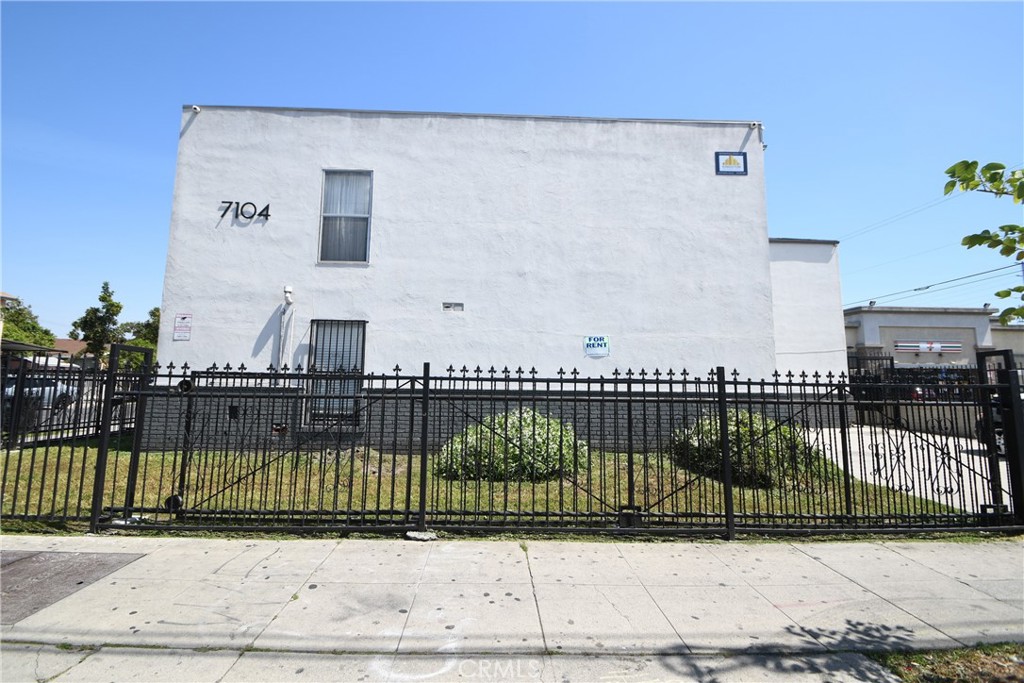 main property photo 45