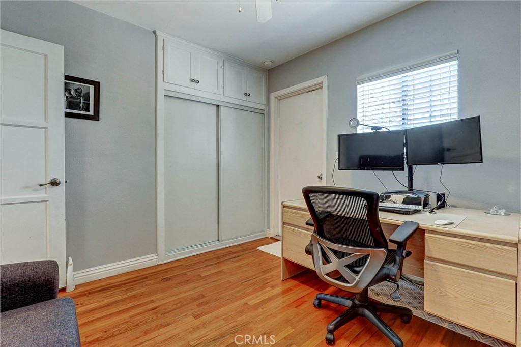 main property photo 28