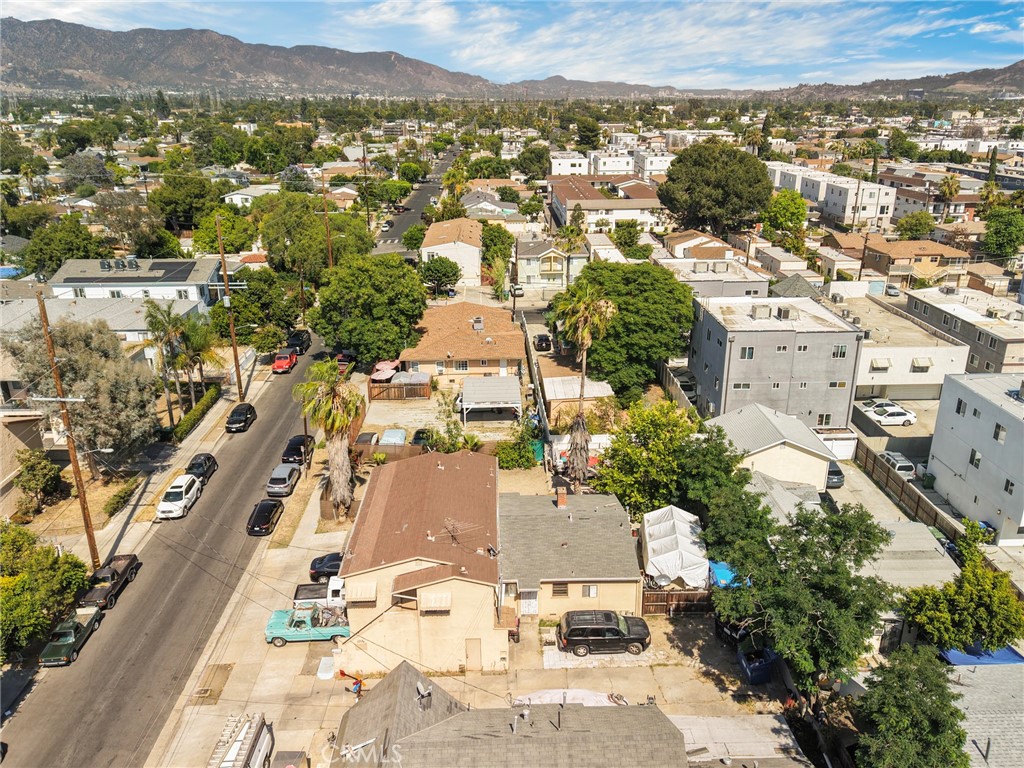 main property photo 28