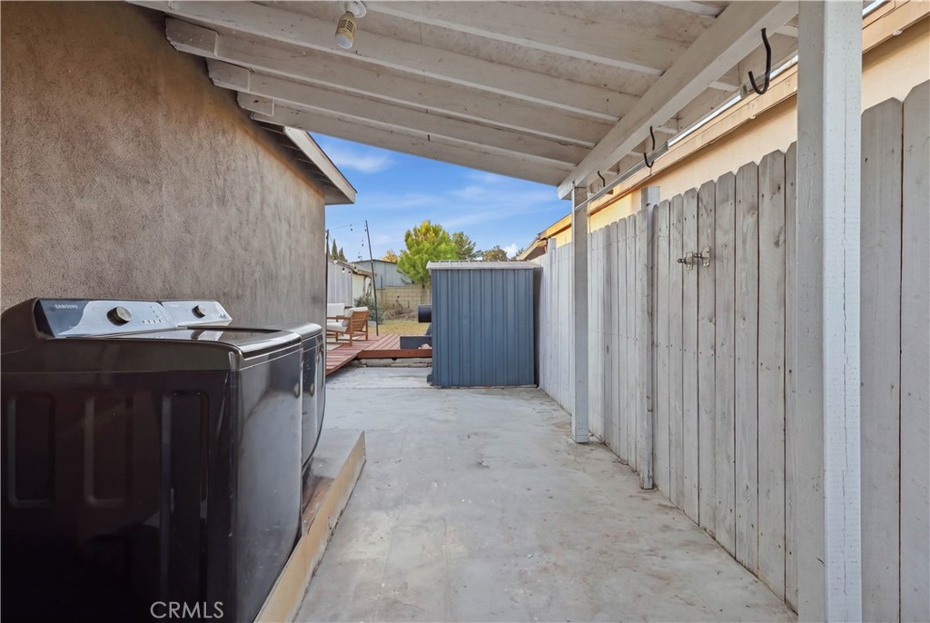 main property photo 28