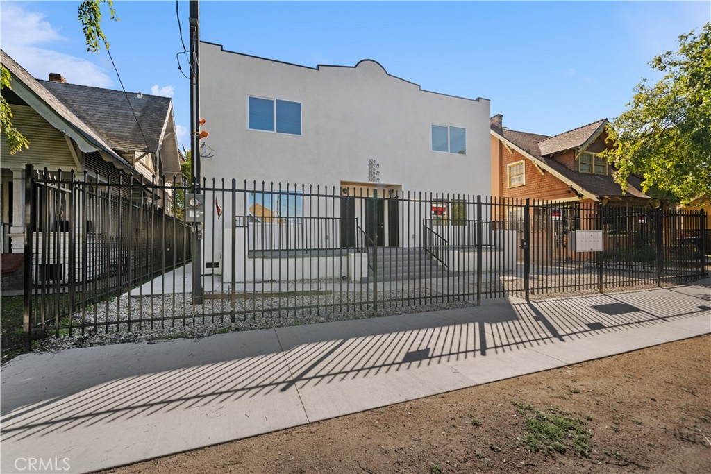 main property photo 5