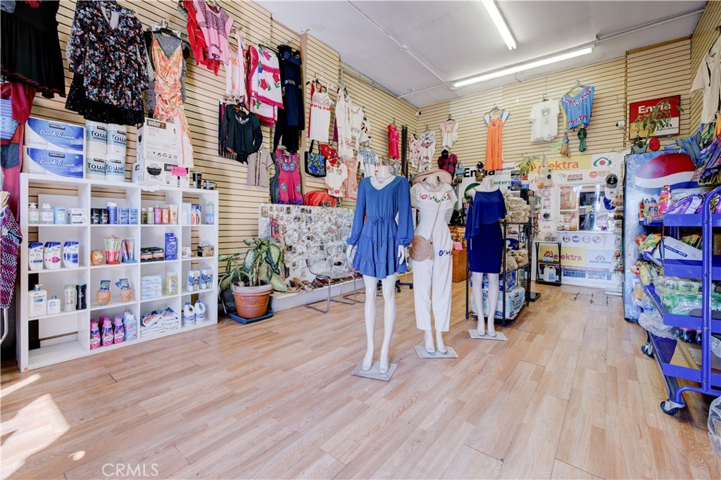 main property photo 30