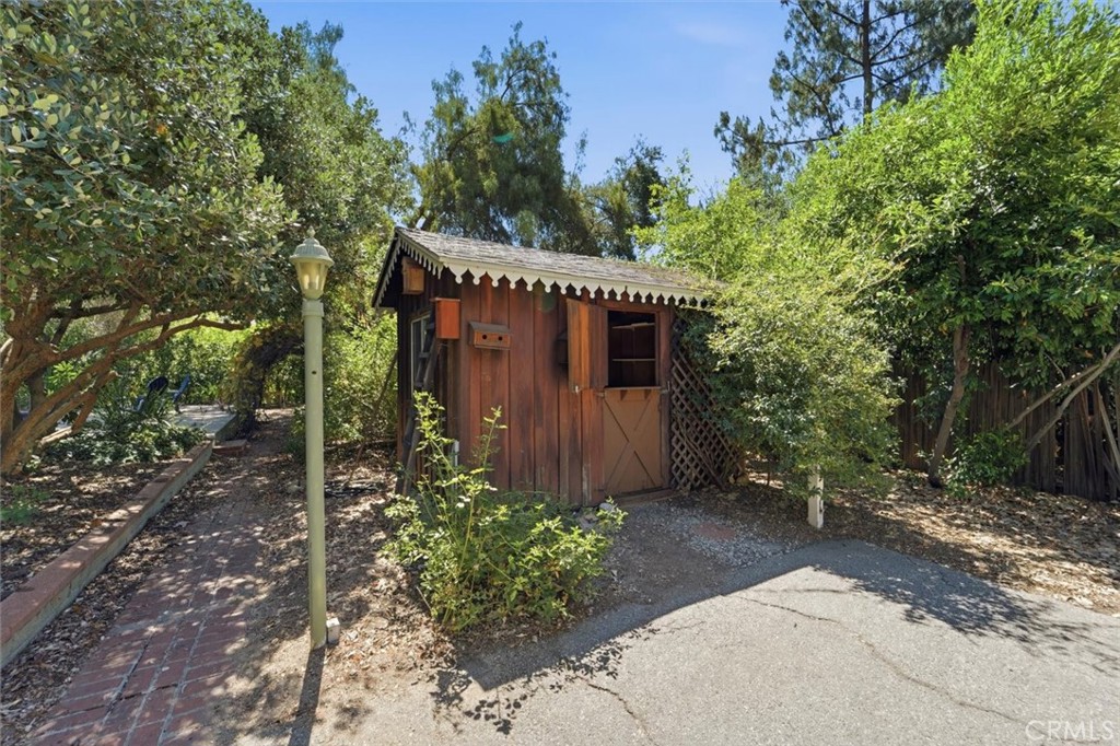 main property photo 45
