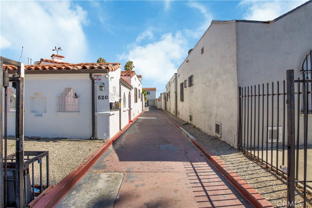 main property photo 24