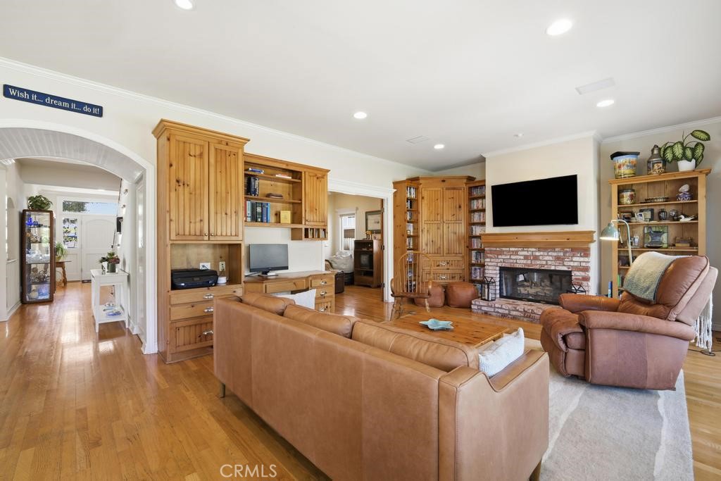 main property photo 25