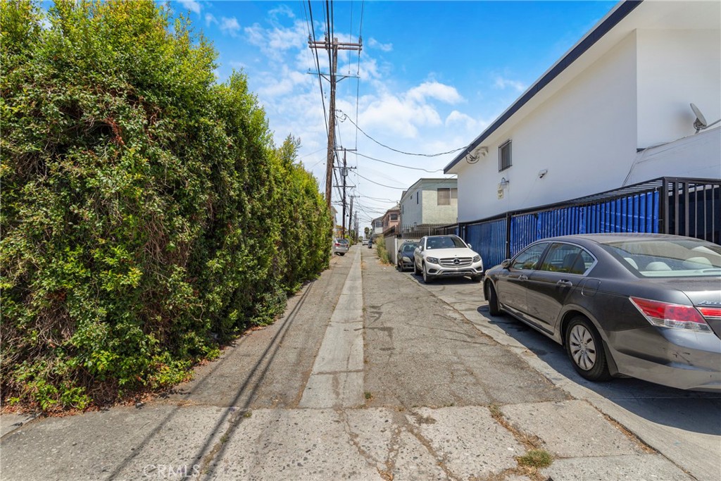 main property photo 10