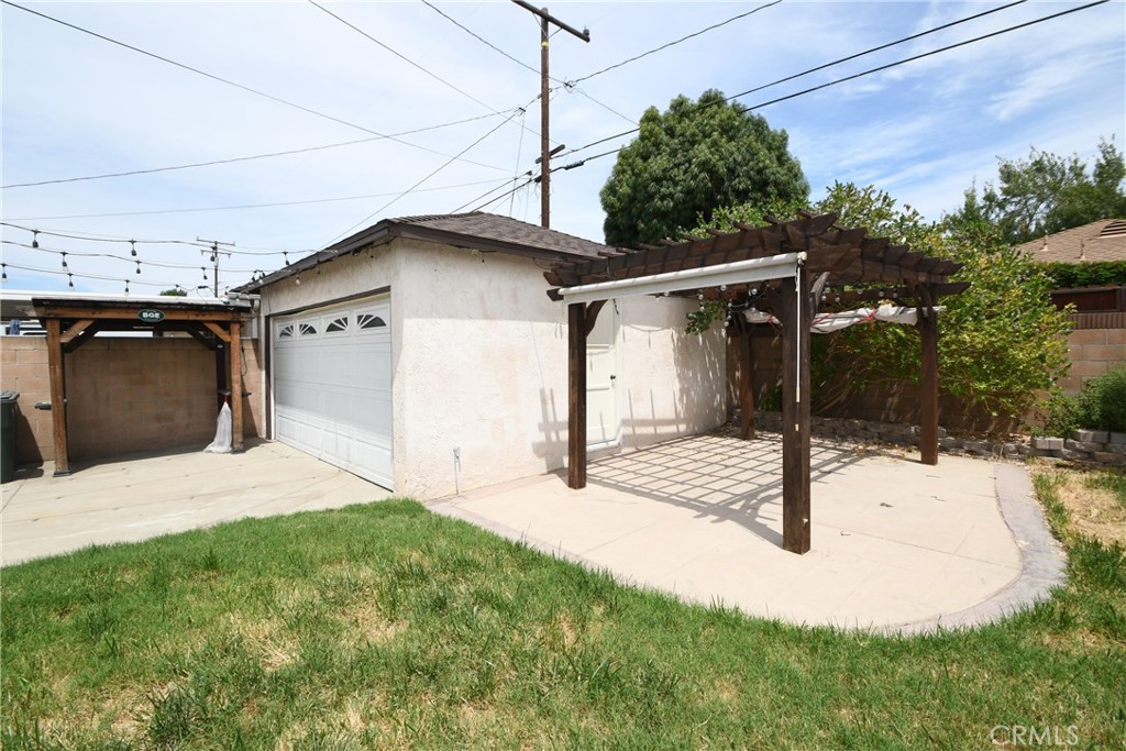 main property photo 25