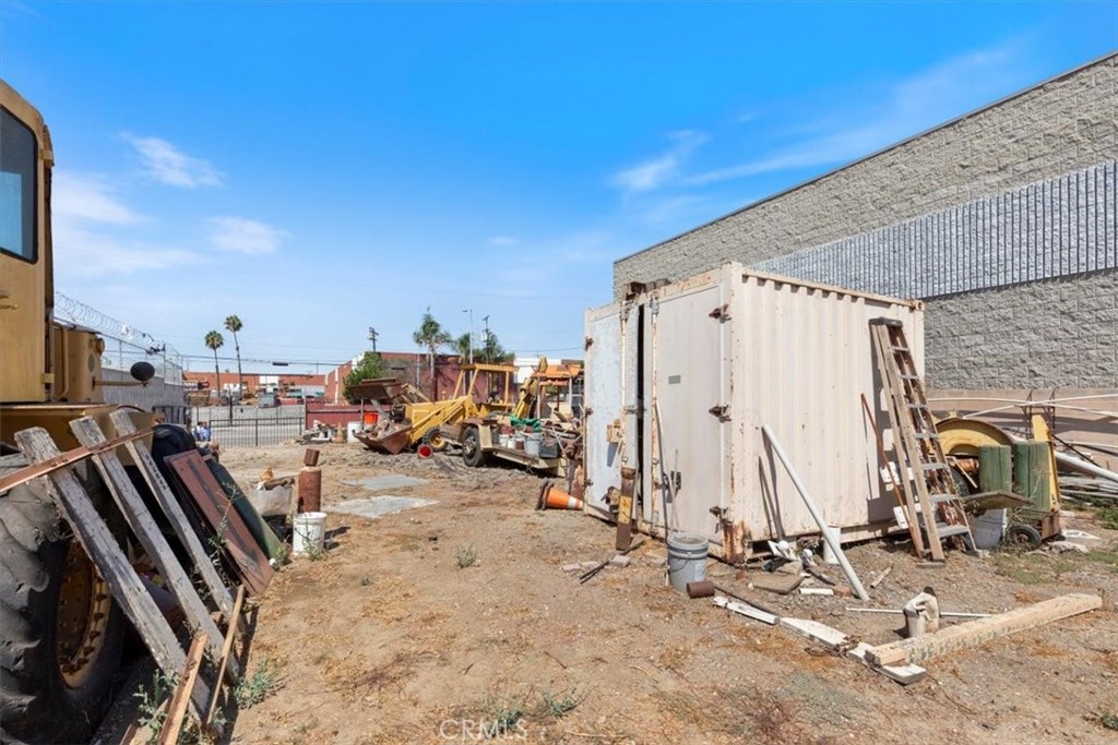 main property photo 11