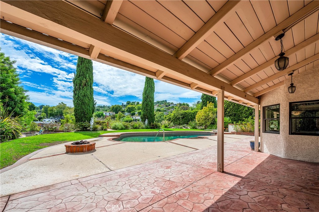 main property photo 40