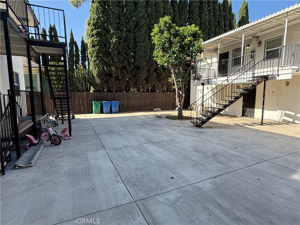 main property photo 9