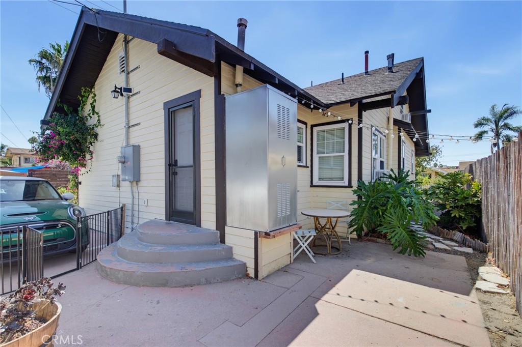 main property photo 28