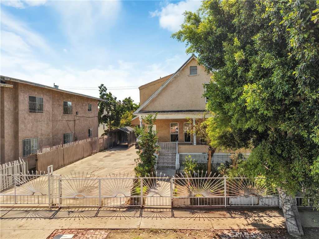 main property photo 10