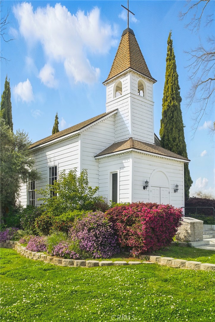 main property photo 11