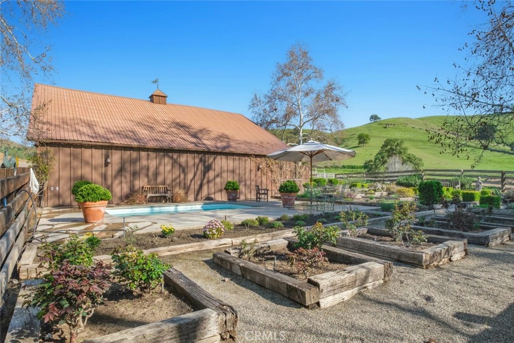 main property photo 50
