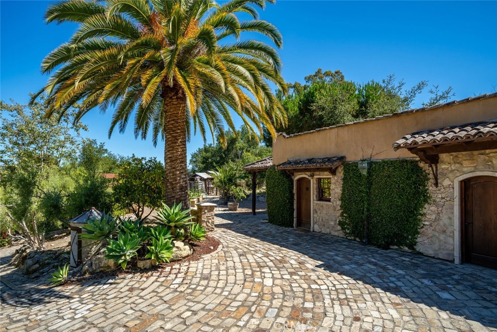main property photo 50