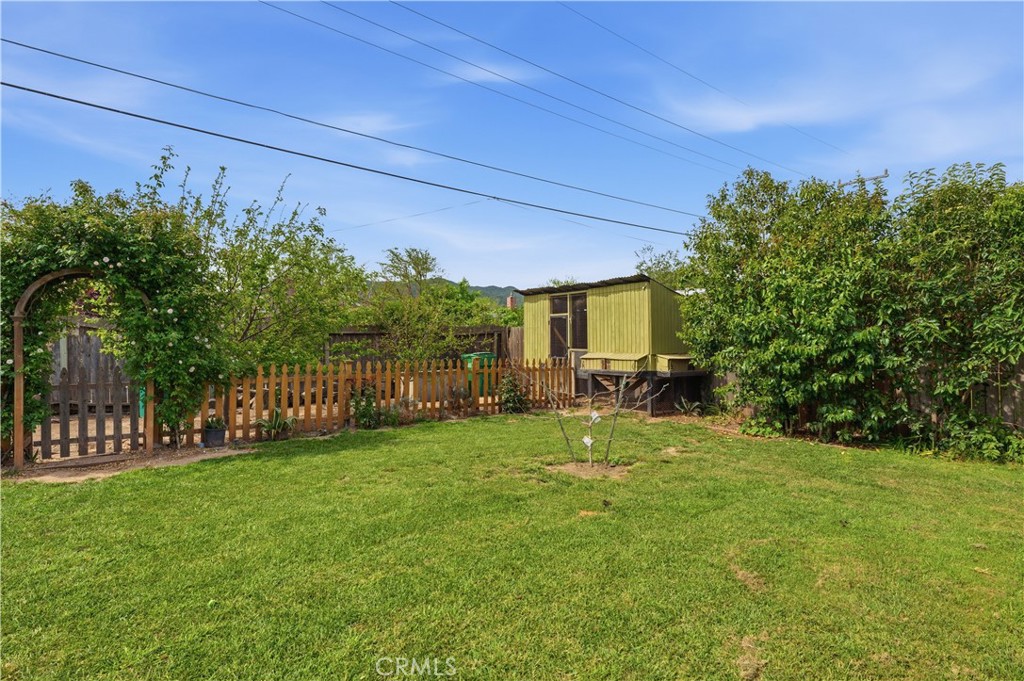 main property photo 28