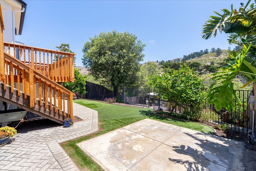 main property photo 40