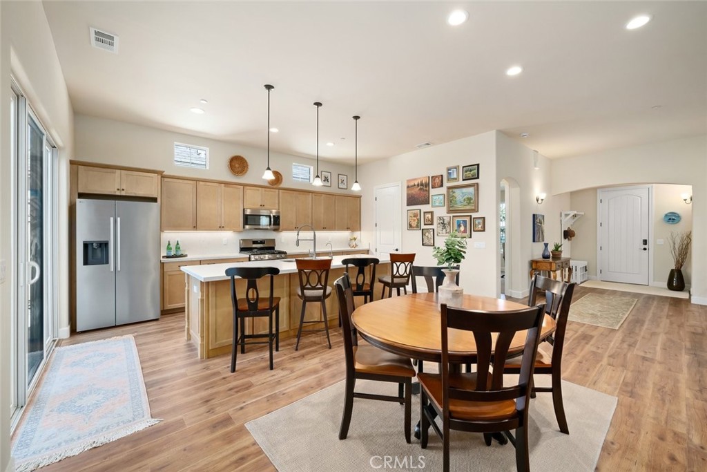 main property photo 12