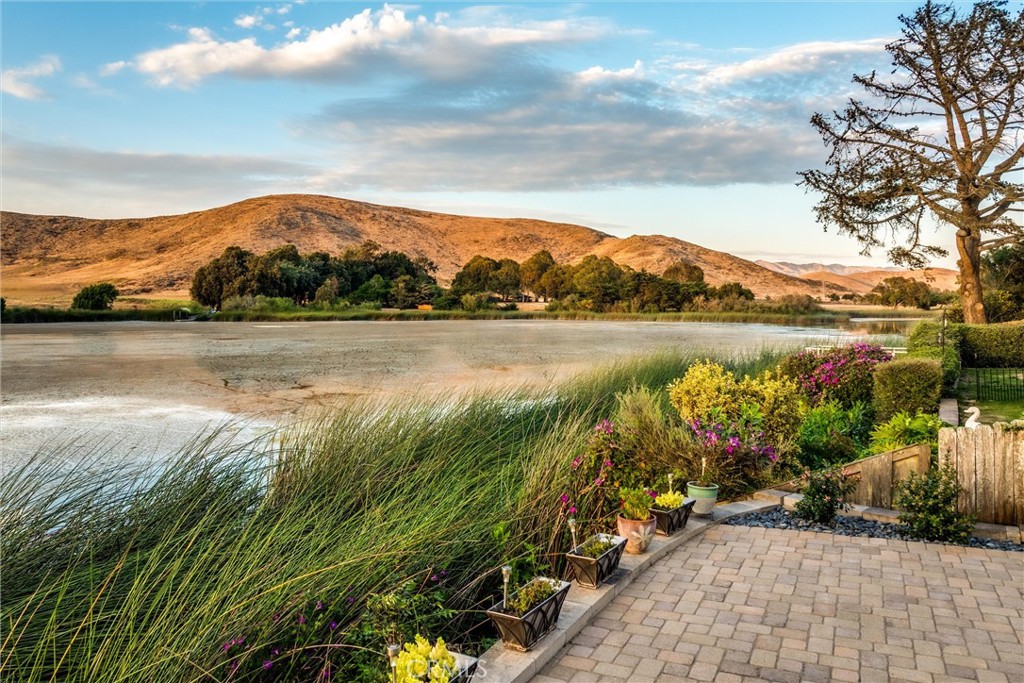 main property photo 40