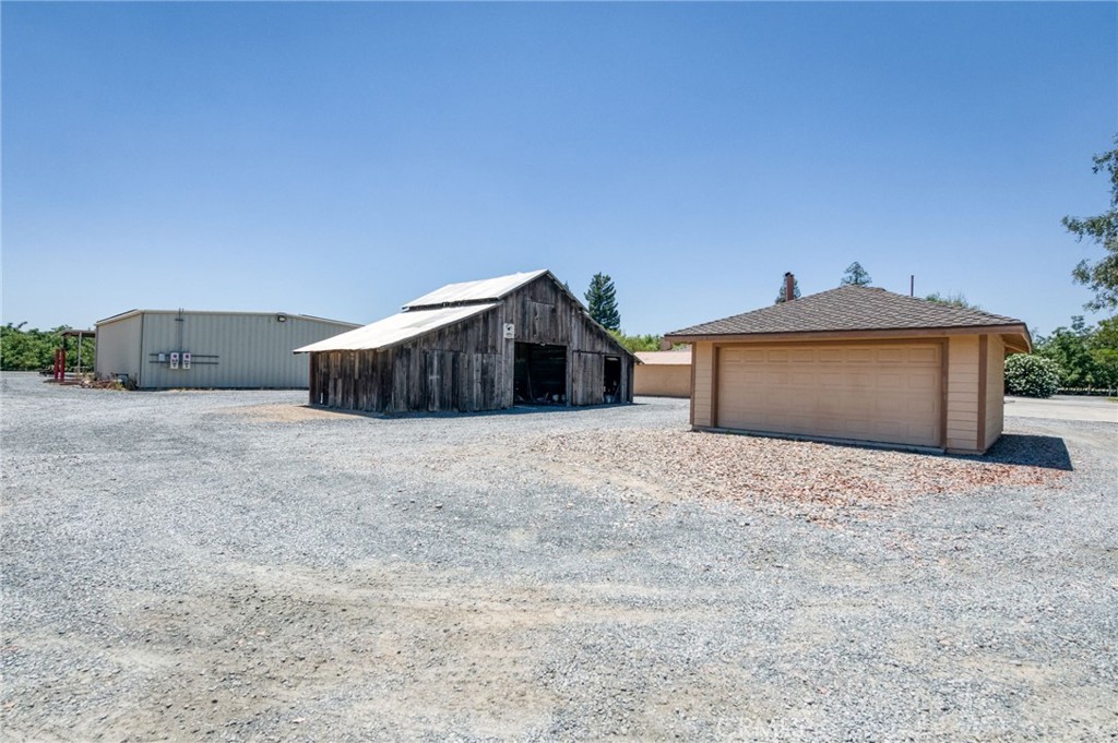 main property photo 14